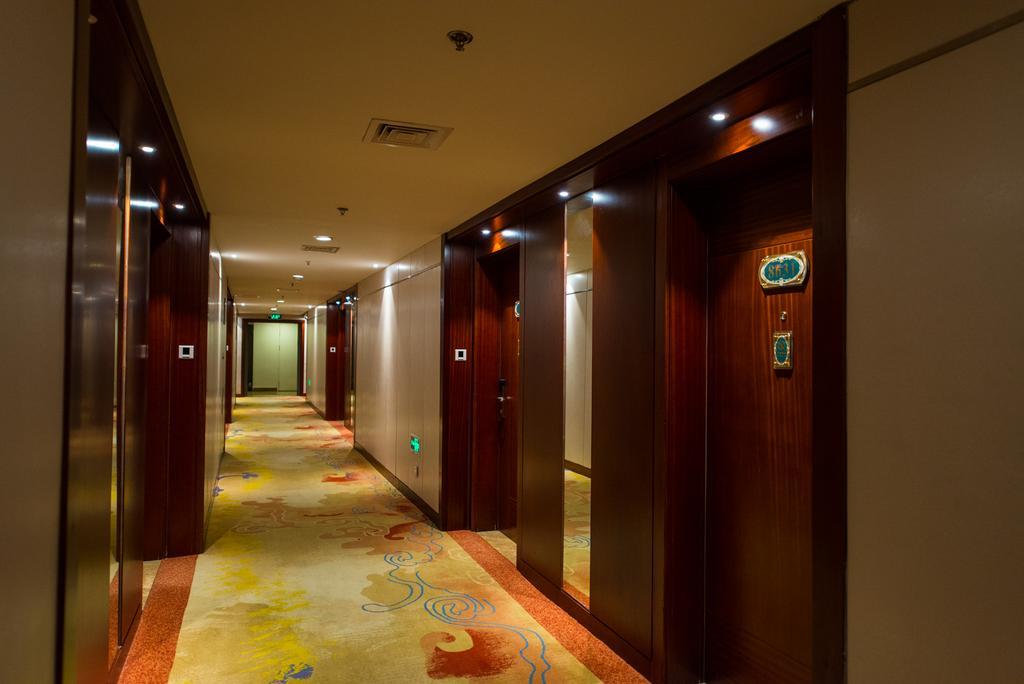 Vienna International Hotel - Expo Branch Shanghai Exteriör bild